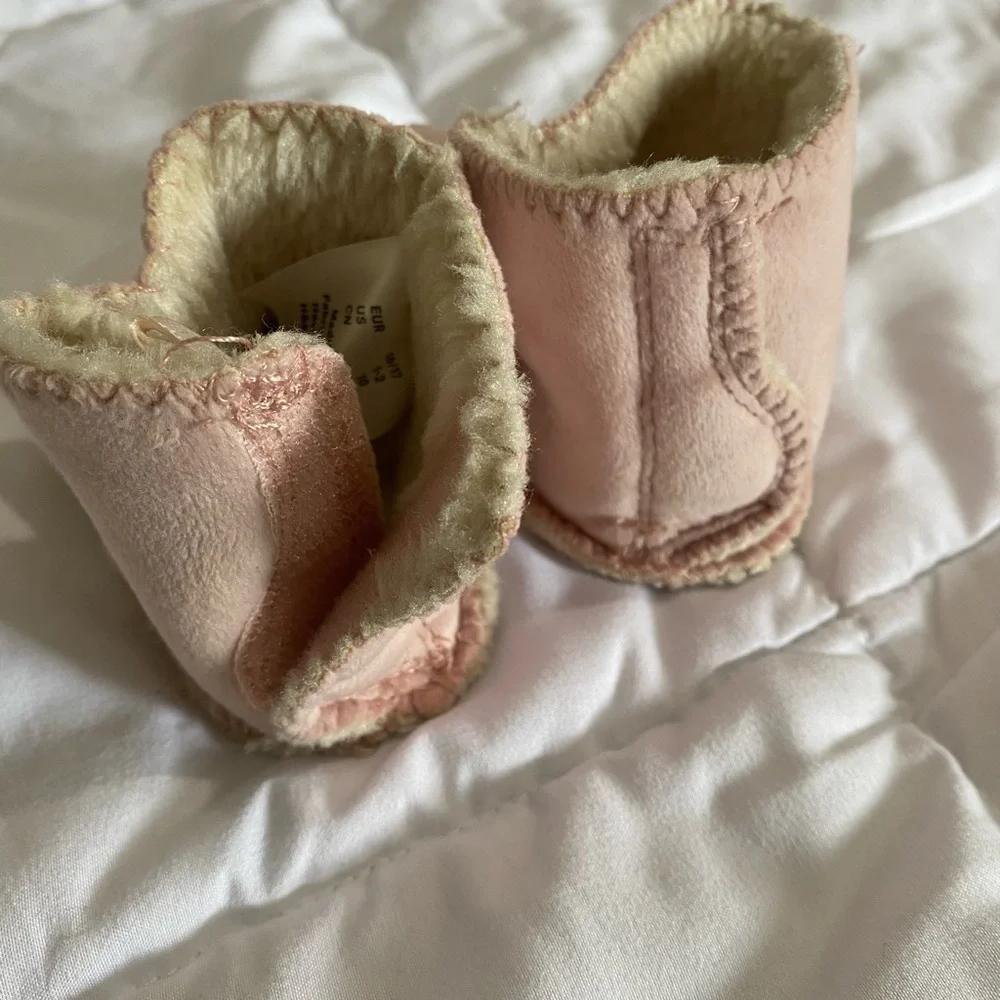 Pink H&M baby booties - Picture 3 of 4